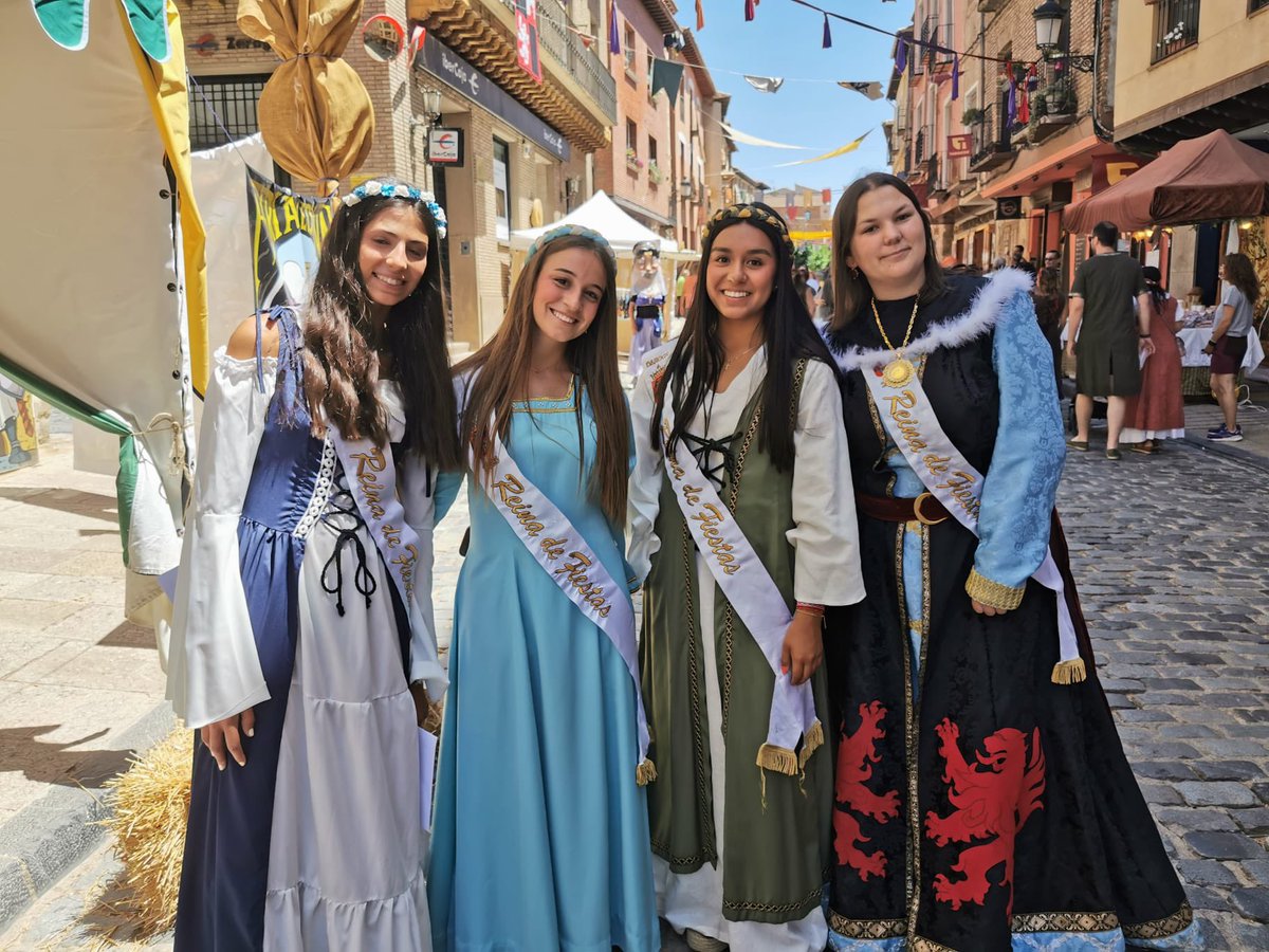 Daroca vuelve al medievo este fin de semana con su Feria Medieval. Cientos de personas disfrutan ya del mercado y de todas las actuaciones que se han programado entorno a la figura del Cid Campeador.  Ponte la armadura… ¡y a disfrutar!