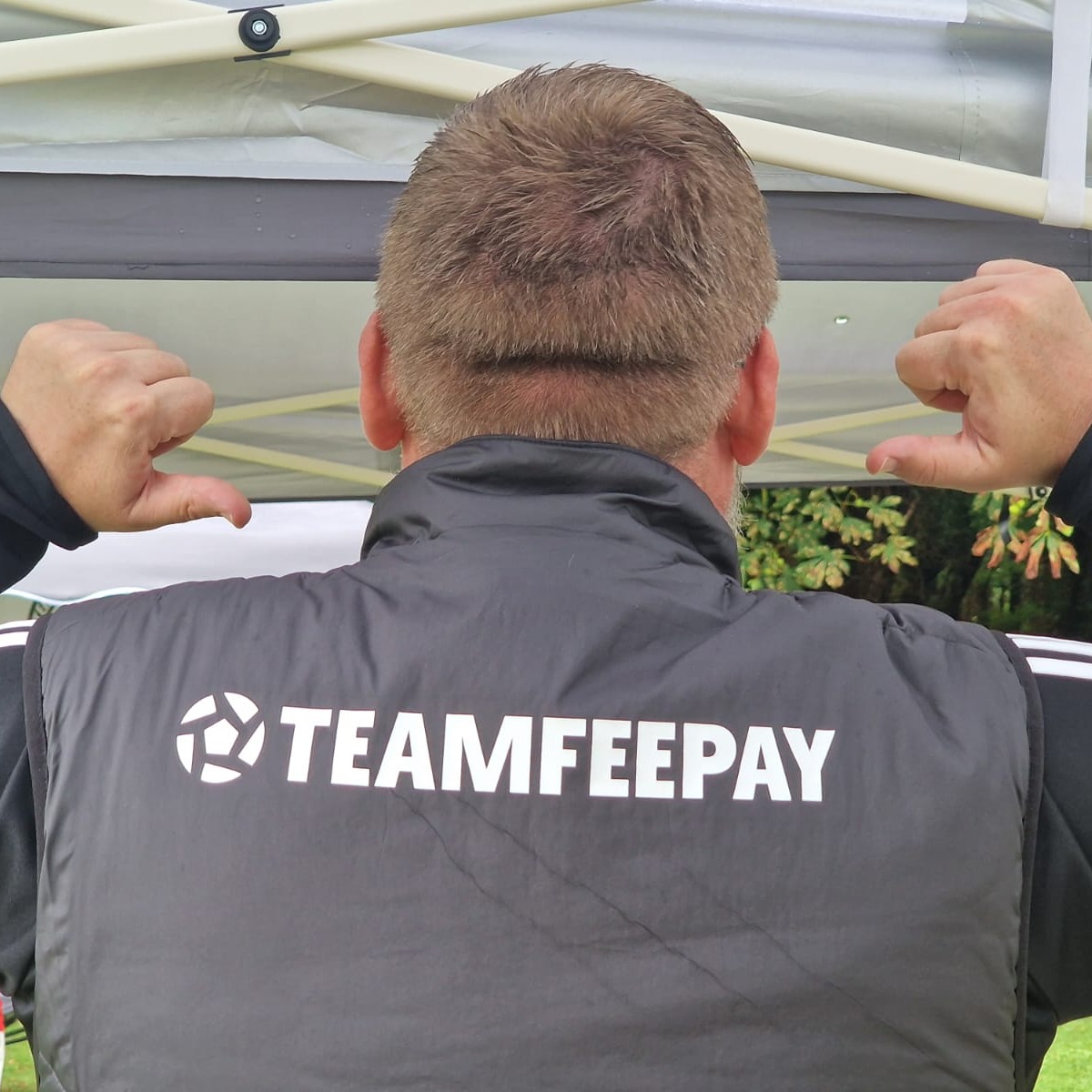 🚗 Regional Football Manager Leigh Bailey was out and about representing TeamFeepay at the 🌳 @VintersFC U7-U12 Tournament.

🏆 A great display from all the promising players involved, with Leigh even dishing out well-earned trophies to participants at the final whistle on behalf