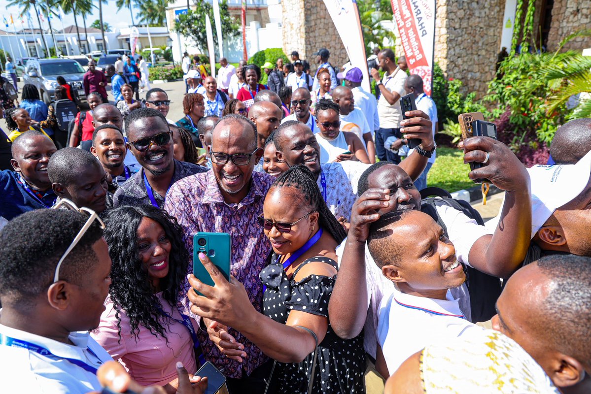 HonAdenDuale's tweet image. Presided over the 21st Annual Scientific Conference of the Kenya Pharmaceutical Association (KPA) in Mombasa, celebrating 50 years of KPA's vital role in Kenya's health sector.
Held under the theme, "Enhancing Access to Quality, Safe and Affordable Health Products and…