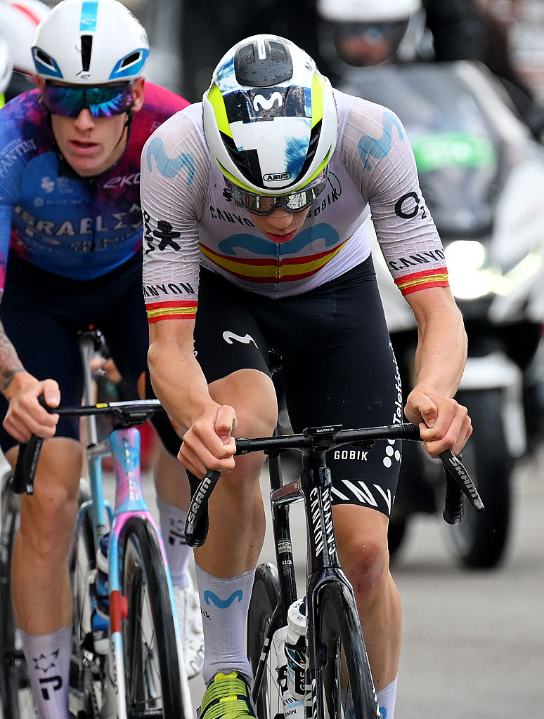 carrusel's tweet image. 📻‼️ Ya te estamos contando la ETAPA 20 del #TDF2025
📌 Etapa 20. Nantua > Pontarlier (184 km) 🗣️ Con @imarkinez, @BorjaCuadrado, @TorresRoberto64 y @MelciorMauri
😵 ¡CAÍDA MUY FEA DE IVÁN ROMEO, AL QUE SE LE VAN LAS OPCIONES DE VICTORIA!
🔴 DIRECTO: youtube.com/watch?v=_KfVhx…
