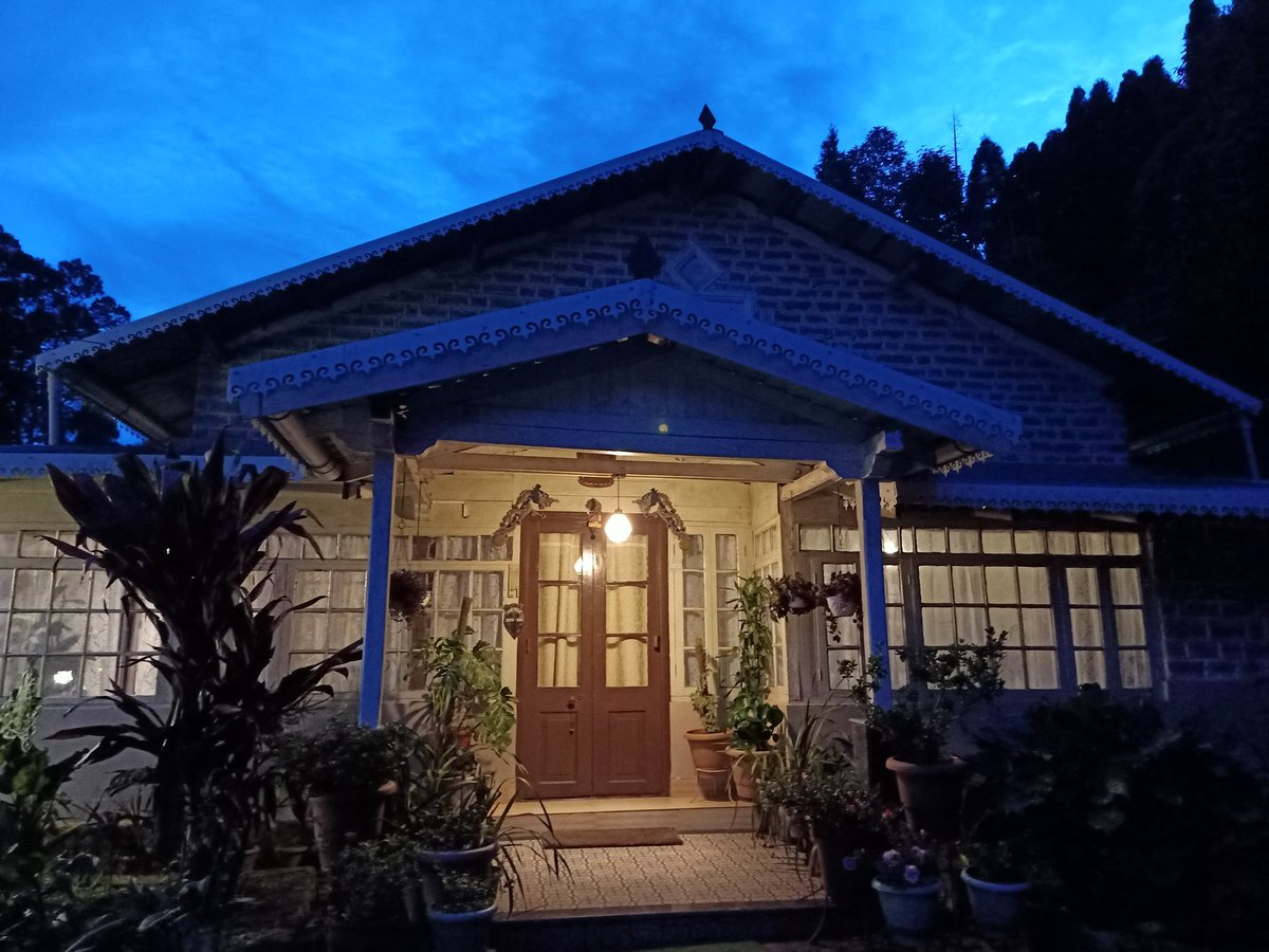 ChakraDimple's tweet image. youtu.be/puvqT4Gtzuc
Takdah Heritage Bungalow Vlog 
#vlogger #vlog #travel #vacation #VacationVibes