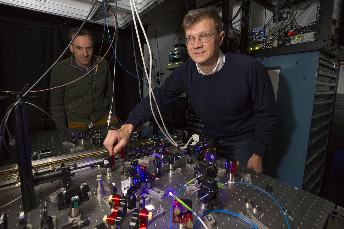 theNASciences's tweet image. #NASmember Mikhail Lukin is pioneering neutral-atom quantum computers—using individual atoms as qubits—for scalable, high-fidelity quantum computing. His work is propelling this leading edge tech into the spotlight.
📄 Read more in @ScienceMagazine: ow.ly/BFlx50Wu9fZ
