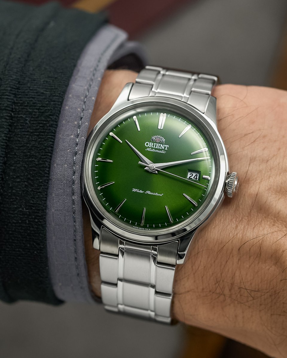baldassarreted's tweet image. While we usually love the Orient Bambino for its minimal, dress watch style, we’re kicking off the weekend with a trio of more colorful takes on the line. These Version 7 models feature compact 38mm sizing and opt for a more sporty, yet still just as versatile, look with bracelet…