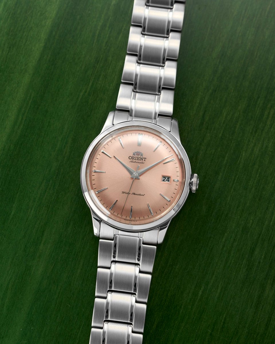baldassarreted's tweet image. While we usually love the Orient Bambino for its minimal, dress watch style, we’re kicking off the weekend with a trio of more colorful takes on the line. These Version 7 models feature compact 38mm sizing and opt for a more sporty, yet still just as versatile, look with bracelet…