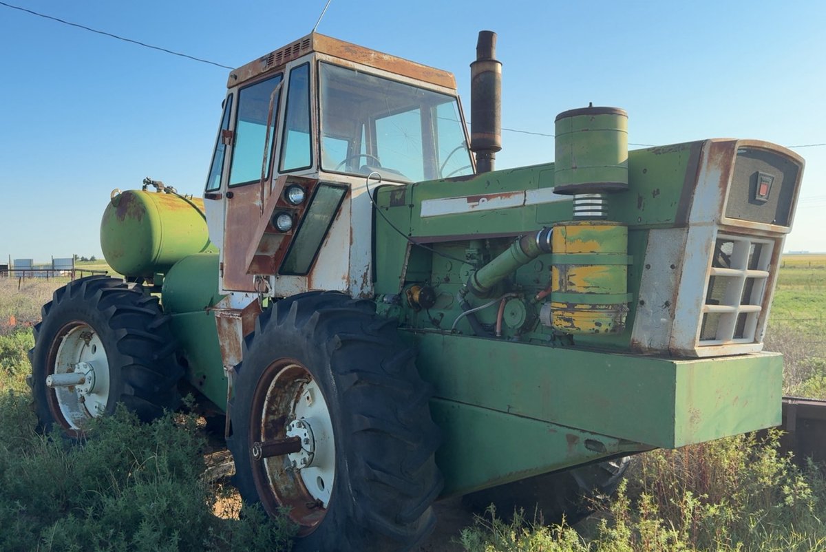 tmonteIH's tweet image. See if I can make any progress on getting the 800 cubic inch LP motor unstuck in the Oliver.