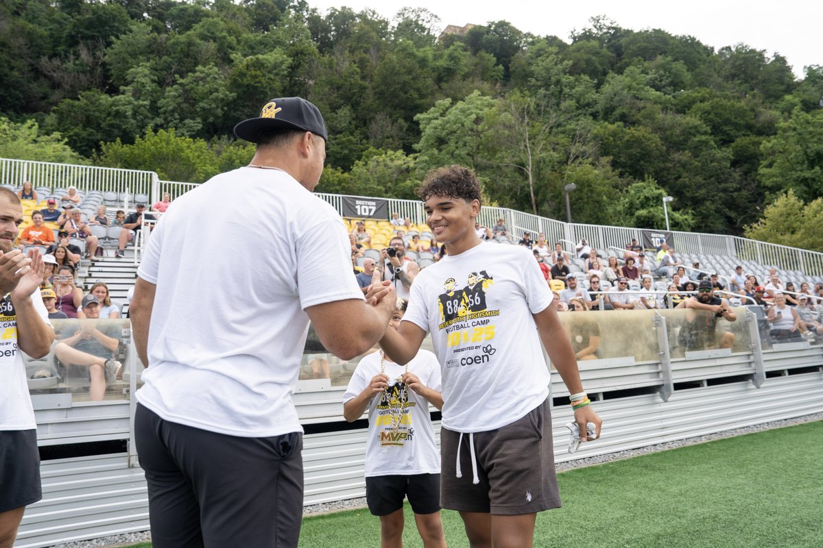 highmarkstadium's tweet image. Last weekend's Pat Freiermuth and Alex Highsmith Youth Football Camp was a success!
Thanks to @TruEdge_Sports for putting on a fantastic camp!