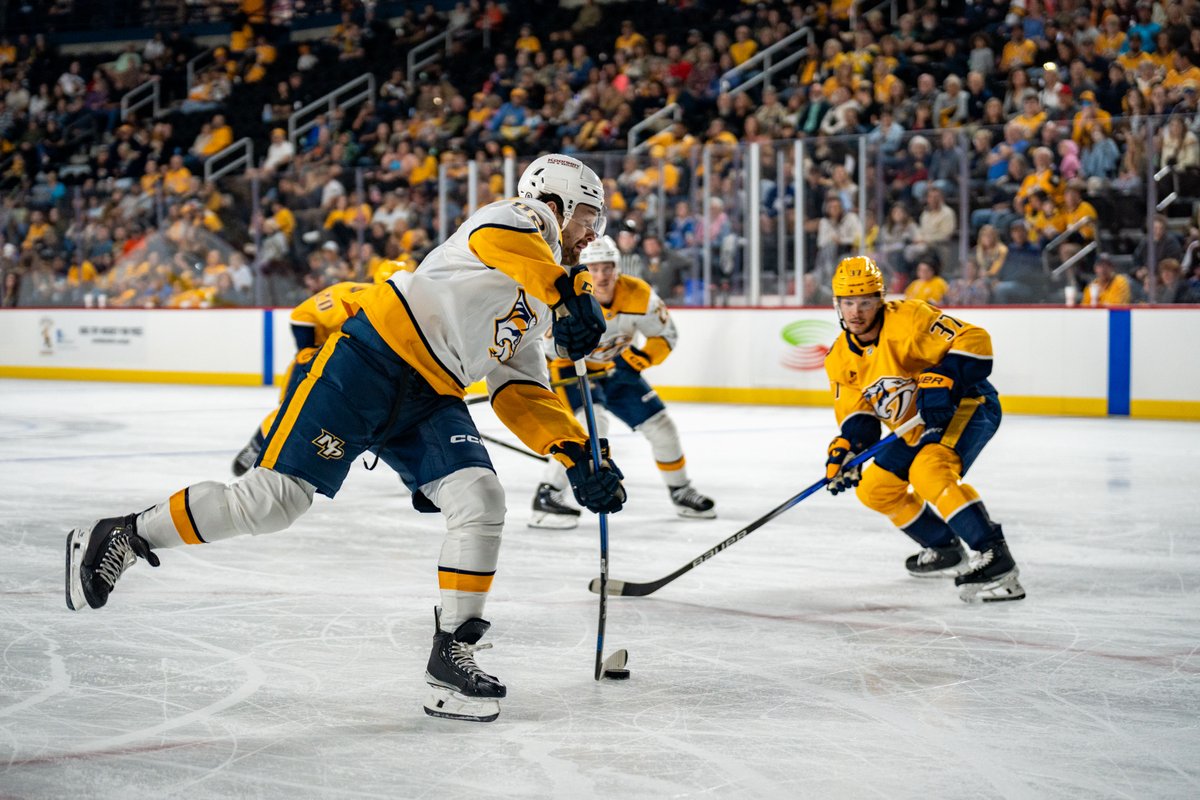 FMBankArena's tweet image. Did you know? First-row, on-the-glass tickets for the Nashville Predators Third Annual Gold Star Showcase come with exclusive White Claw Lounge access! Enjoy all-you-can-eat food, plus beer, wine, and select spirits in a private event-level lounge.
🎟️ ow.ly/RVkI50WvwnW