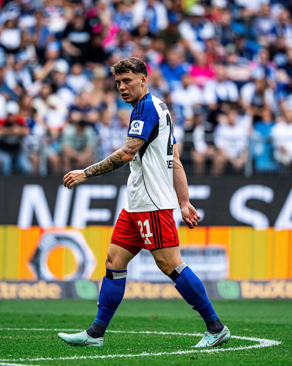 HSV's tweet image. Zur Pause nach 60 Minuten steht es 3:0 für OL. 

#nurderHSV