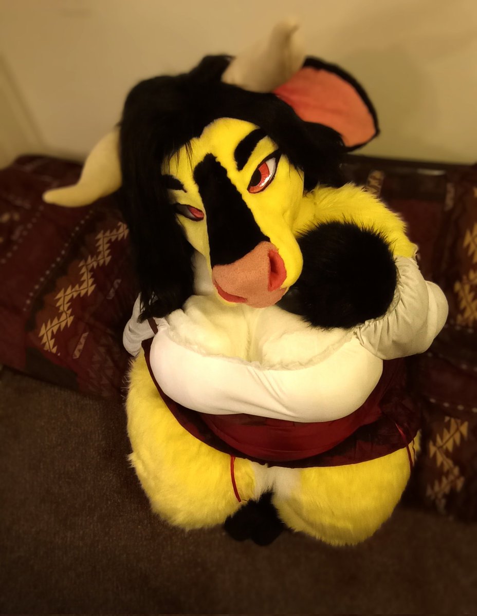 Butter the Cow (@buttermyonion) on Twitter photo A week till <a href="/AnthroWeekendUT/">AWU 2025: Anchors AWU</a> I shall be posting when I'll be suiting at the convention and if you find me ask me for a photo and a hug!💕 (Please watch for my horns if you are taller than 5'2"🤕)
Happy Saturday 🐄 A week till <a href="/AnthroWeekendUT/">AWU 2025: Anchors AWU</a> I shall be posting when I'll be suiting at the convention and if you find me ask me for a photo and a hug!💕 (Please watch for my horns if you are taller than 5'2"🤕)
Happy Saturday 🐄