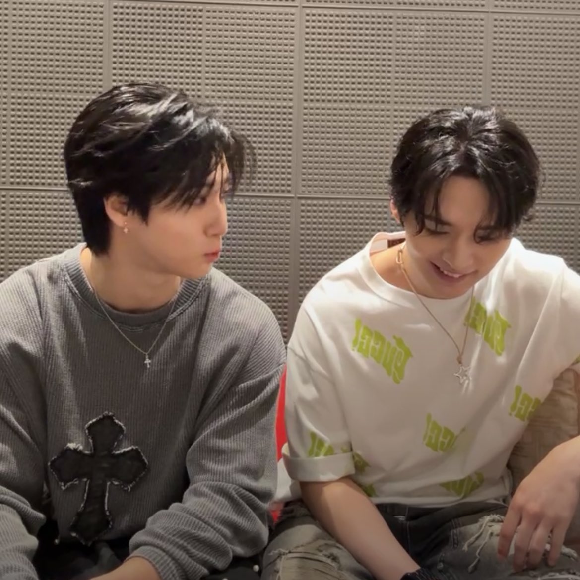 yslcheol's tweet image. minsung live core is just lee know and han jisung fond gazing each other while the other one yaps