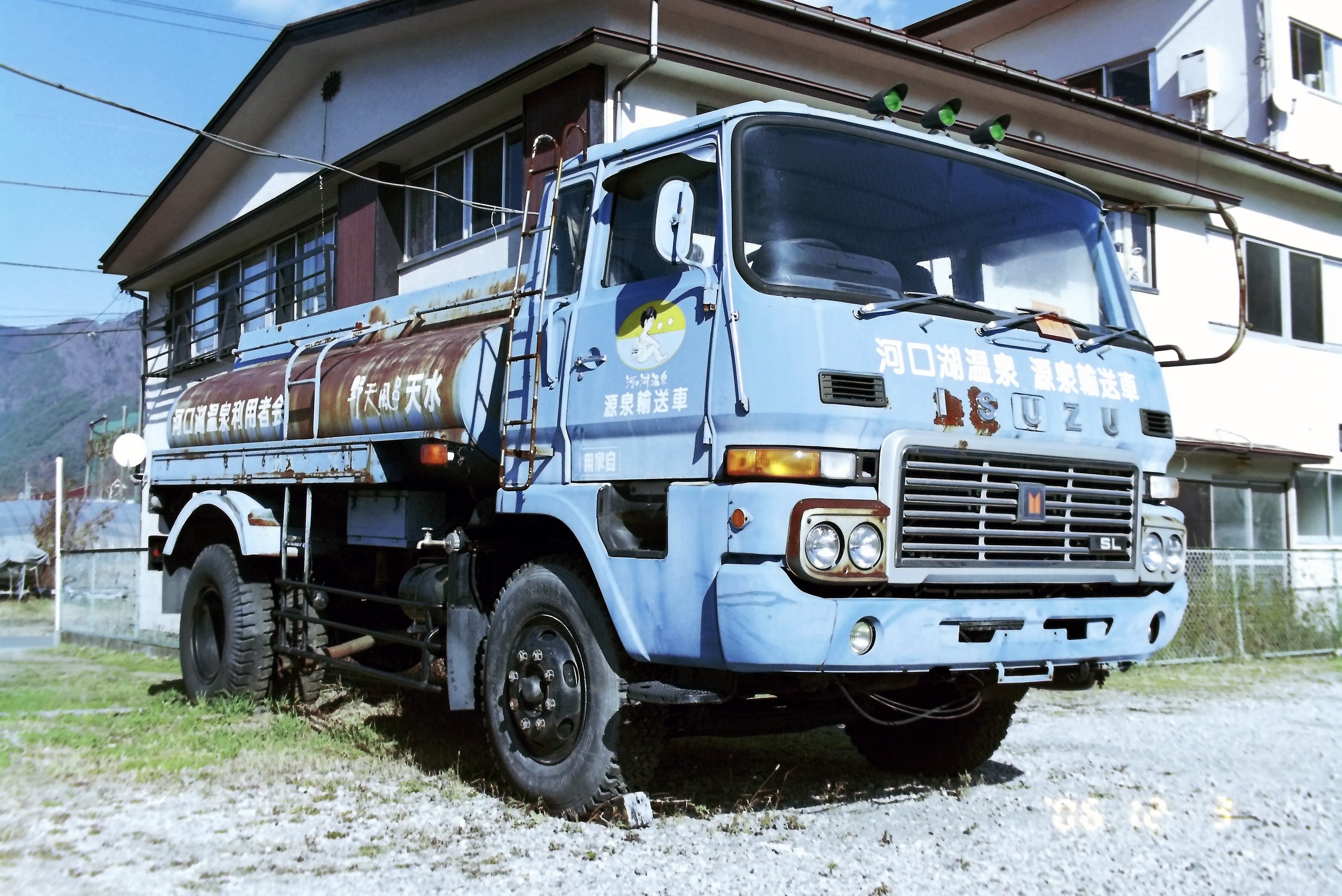 DAIYA ISUZU タンクローリー DAIYA ISUZU タンクローリー