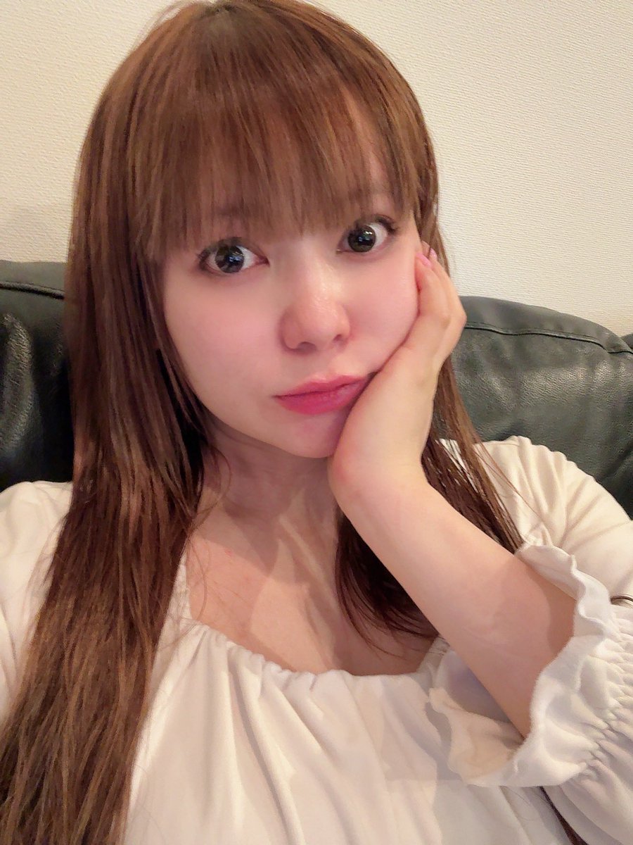 shoko55mmts's tweet image. ファンクラブ生配信ありがとうございましたあ!デンジマンになれた喜びを無呼吸で1時間語りまくりましたwww
全員映画館で絶対みてね
デンジパンチをするデンジレッドを!
中川翔子、デンジマンになりました!