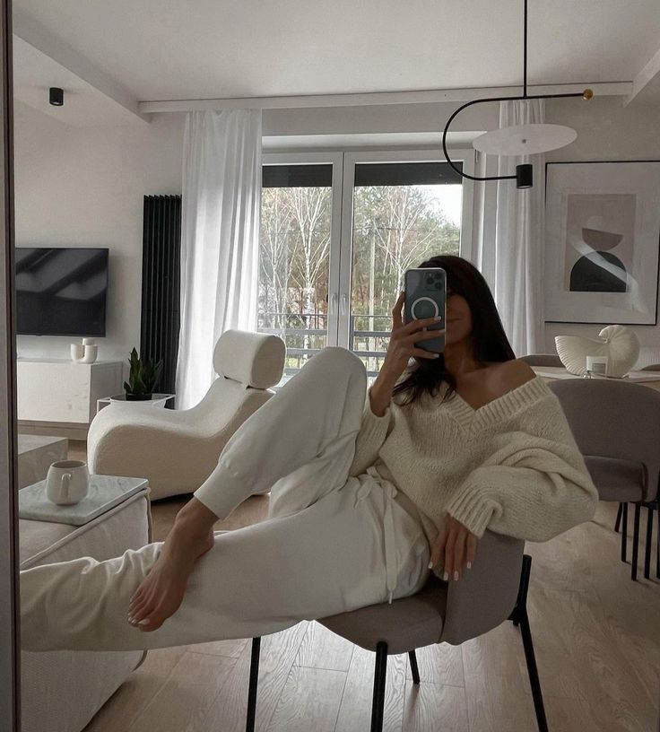 shewearprada's tweet photo. Weekend at home☕🌥🍪 https://t.co/cxA113nmjW