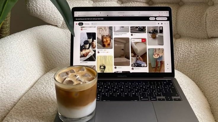 shewearprada's tweet photo. Weekend at home☕🌥🍪 https://t.co/cxA113nmjW