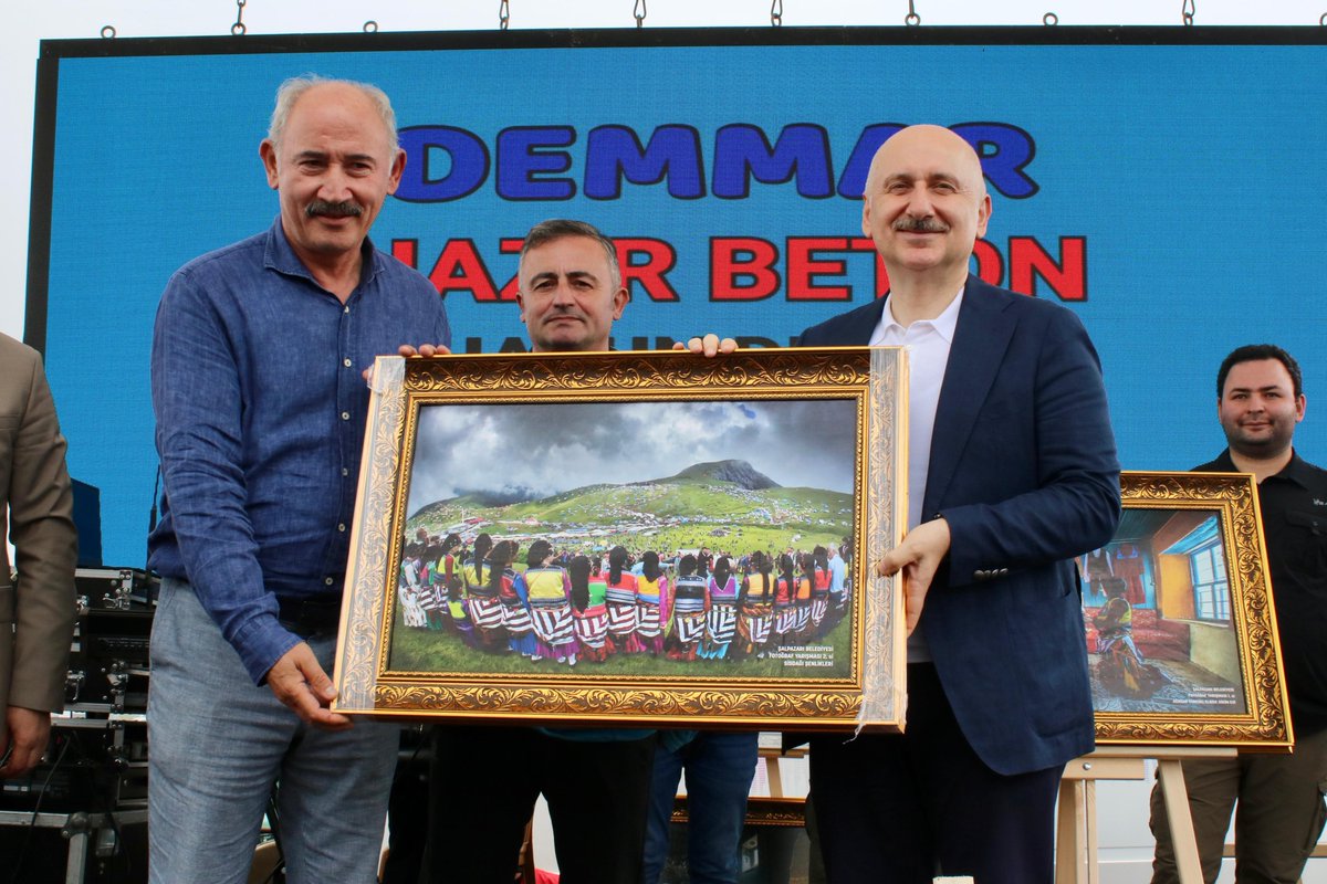 61hemensimdi's tweet image. 204. Geleneksel Sis Dağı Kültür Şenlikleri, TBMM Bayındırlık, İmar, Ulaştırma ve Turizm Komisyonu Başkanımız, Trabzon Milletvekilimiz Sn. Adil Karaismailoğlu’nun katılımlarıyla gerçekleştirildi.
Bizi biz yapan değerleri korumaya, nesilden nesle aktarmaya devam edeceğiz.