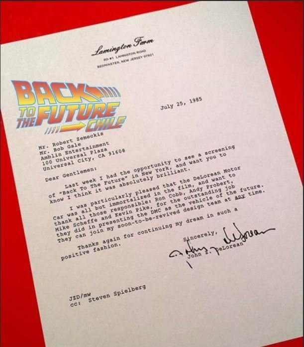 25 DE JULIO DE 1985
Carta escrita por John DeLorean a los realizadores de BTTF una vez que vió el film en 1985.
Estimados señores:
la semana pasada tuve la oportunidad de ver una proyección de Volver al futuro en Nueva York, y quiero que sepan que creo que fue absolutamente