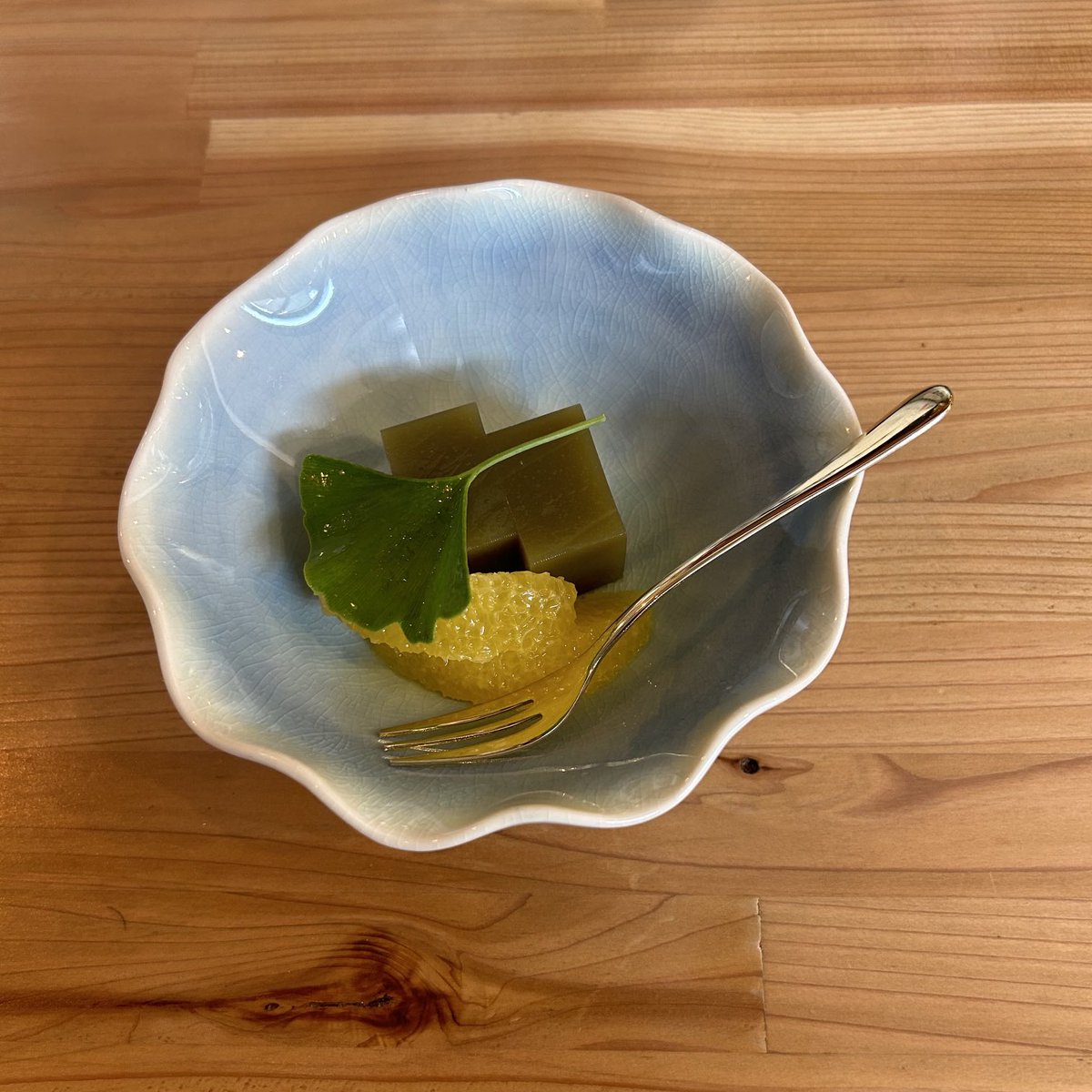 hama20210511's tweet image. 舫書店さんに伺うと決めた時から
虎視眈々と御飯屋㐂乃kinoさんを狙う
お見事でした
目にうっとり
口福極まれり
ハモの揚げたて✨べらぼうにおいしい
塩屋に来る人は必ず寄るべし
これだけのお料理を
敷居高くなくいただけるんだもの
