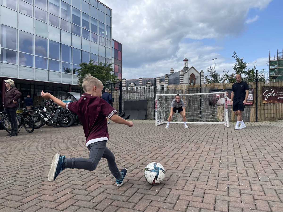 bighearts's tweet image. 🧤⚽️ Beat the goalie with Hearts’ very own keepers Jamie MacDonald & Rachael Johnstone! @CGTestimonial