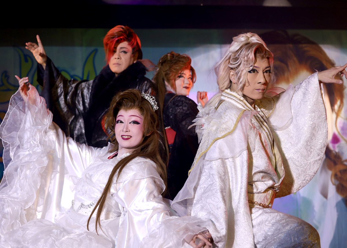 kow99's tweet image. #大衆演劇 #御老公の湯 #なごみ座
2025.7.26☀️
🌻 ひなた祭り2nd 🌻
ラストショー
🎶 ANGELUS-アンジェラス- 〜 Hey baby!
#妃咲劇団
#妃咲繚 座長
#妃咲ひなた 花形
#藤美匠
#妃咲ほたる
