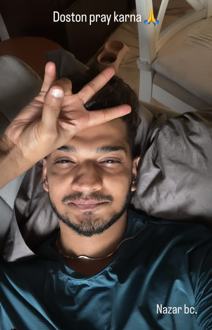 Nirab23's tweet image. Munawar ki muskaan pe nazar lag gayi... Jo sabko hansata tha, aaj khud hi chup hai 💔
Dua hai, har dard uska rub jaye...
Woh phir se humein hansta hua nazar aaye 🙏
Rab kare, uski zindagi sirf khushiyon se saj jaye...🤲✨

#MunawarFaruqui #GetWellSoonMunawar