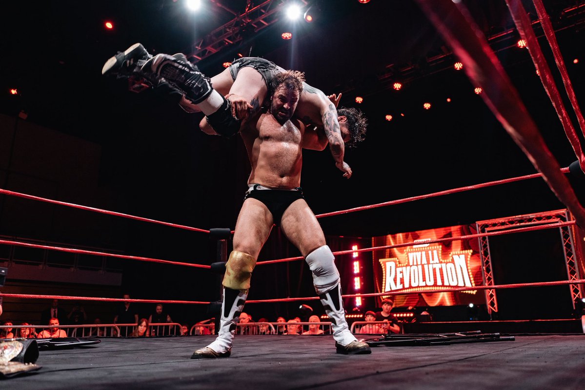 BritWresRev's tweet image. The VIVA LA REVOLUTION Main Event saw NATHAN CRUZ defeat SCOTTY RAWK to become the new BWR World Champion.
Scotty attempted some of his old tricks which had worked in the past: assaulting officials and calling on the rest of Violence Party for help.
But when Turner, Rose, &…