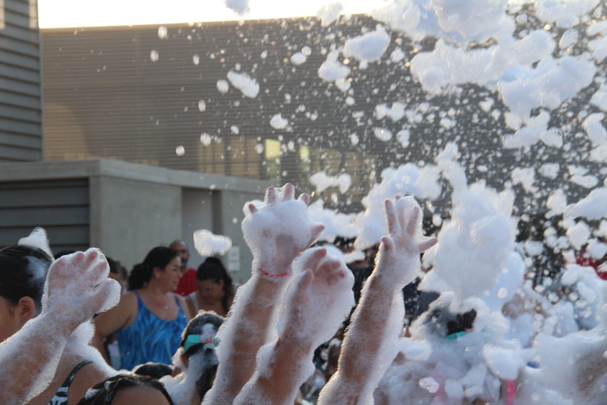 Ayto_Cartama's tweet image. Broche final de las Noches Al Fresquito con la fiesta de la Espuma 🙌🏻
Gracias un año más a todas las personas que os habéis sumado y disfrutado del amplio programa de actividades durante todo el mes de julio.
#Cártama #ocio #verano2025 #disfrutacártama