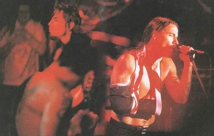 ChiliPeppersArg's tweet image. ✳️ El 26 de julio de 1997, hace exactamente 28 años, Red Hot Chili Peppers se presentó en el Fuji Rock Festival celebrado en Yamanashi, Japón 🇯🇵
🎸 Este show iba a ser el primero de una gira por Asia, pero finalmente sería el único ya que el resto de la gira se canceló y fue el…