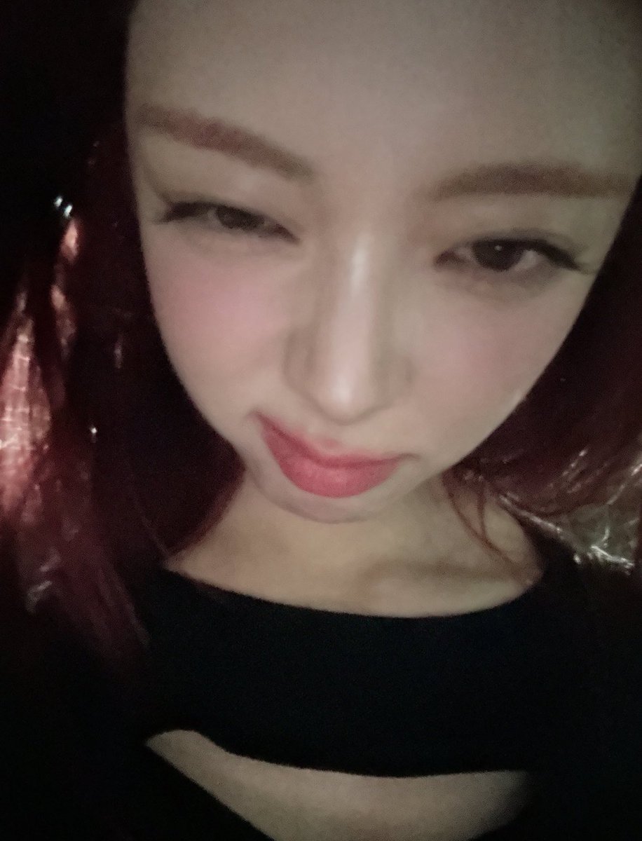 shinyunabase's tweet image. Yuna shares new photos on Bubble.