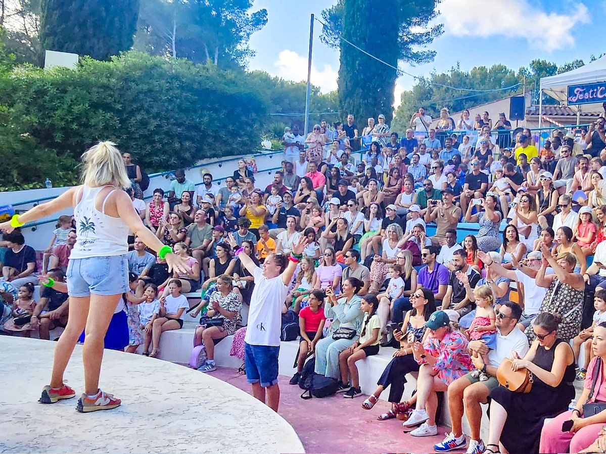 antibes_jlp's tweet image. Ils étaient plus de 800 pour cette édition 2025
🎉 Grand moment de fête ce vendredi au Centre des Colonnes d'#Antibes
L’édition de juillet du Festi’Centres a plongé tout le monde dans l’univers de la mer et quelle ambiance ! 🌊
Sous les yeux émerveillés des parents, 230…