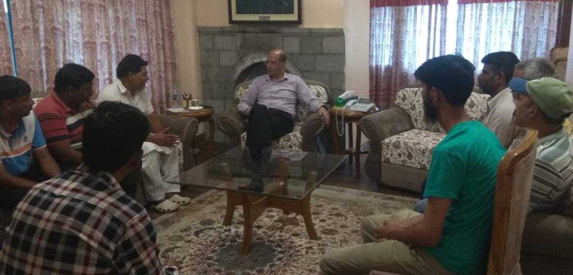 jkchanneltv's tweet image. Advisor to Chief Minister Meets #SafaiKaramchari Representatives, Assures Action on Genuine #Demands
Advisor assured the delegation that their genuine demands would be examined and addressed in a time-bound manner.
@diprjk