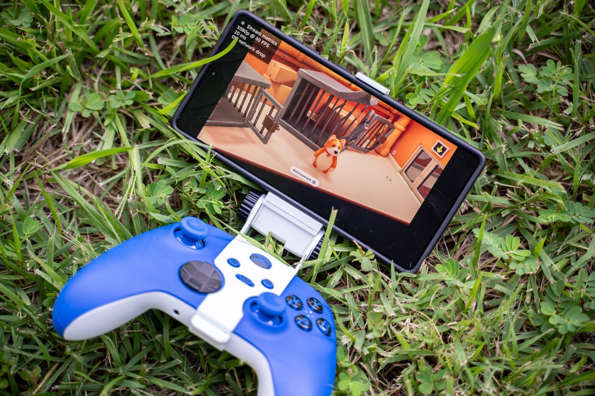 playonshaga's tweet image. They tell you to touch grass.
We say, why not do both?
Streaming my entire PC library to the backyard.