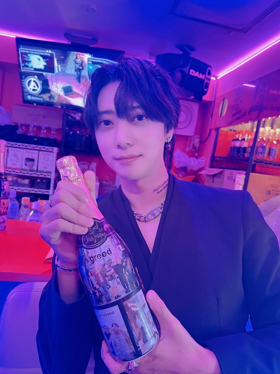 周年イベント終わりっ！

遠隔でもオリシャンいただきました
ありがとうございます✨✨

なんか急いで撮ったら顔変だな😂

ありがとうございました〜✨