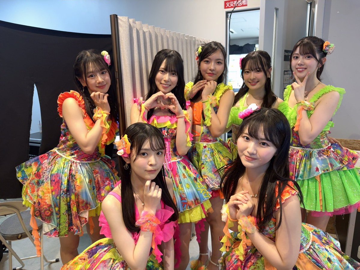 #山本望叶卒業コンサート
みかにゃん卒業おめでとう🎊
弥生ちゃんの人魚のバカンス久しぶりに見れてめっちゃ嬉しかった✨しかもセンター！さっそくアイドルの神なってた😎
#龍本弥生