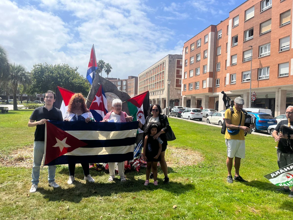 iuxixon's tweet image. 🇨🇺 Frente al imperialismo y el bloqueo, nuestra solidaridad con #Cuba en el acto que cada año, en la Plaza de La Habana del barrio de Moreda en #Xixón ,rinde homenaje al asalto al cuartel de Moncada.
📷 El coordinador de IU Mocedá Xixón, Rodrigo Díaz, participó en el acto.