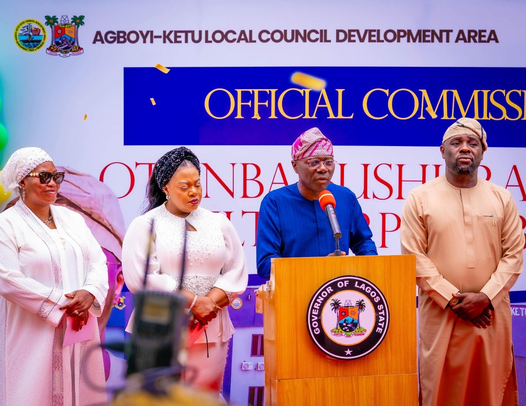 africa247live's tweet image. Gov. Sanwo-Olu has commissioned 21 roads, 3 schools, 5 health centres, a fire station &amp;amp; more in Agboyi-Ketu and Bariga LCDAs.

#SanwoOlu #LagosDevelopment #AGreaterLagos #Bariga #AgboyiKetu #Infrastructure

facebook.com/share/p/17KM5G…