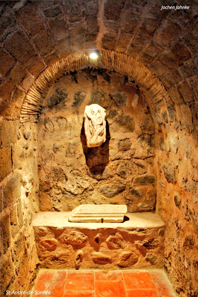 tsEmma15's tweet image. Church of Saint-André-de-Sorède in Saint-André, #France
The church is a Romanesque structure with a single nave and a semicircular apse.
The church's interior retains many medieval features, including ornate capitals and stonework.
