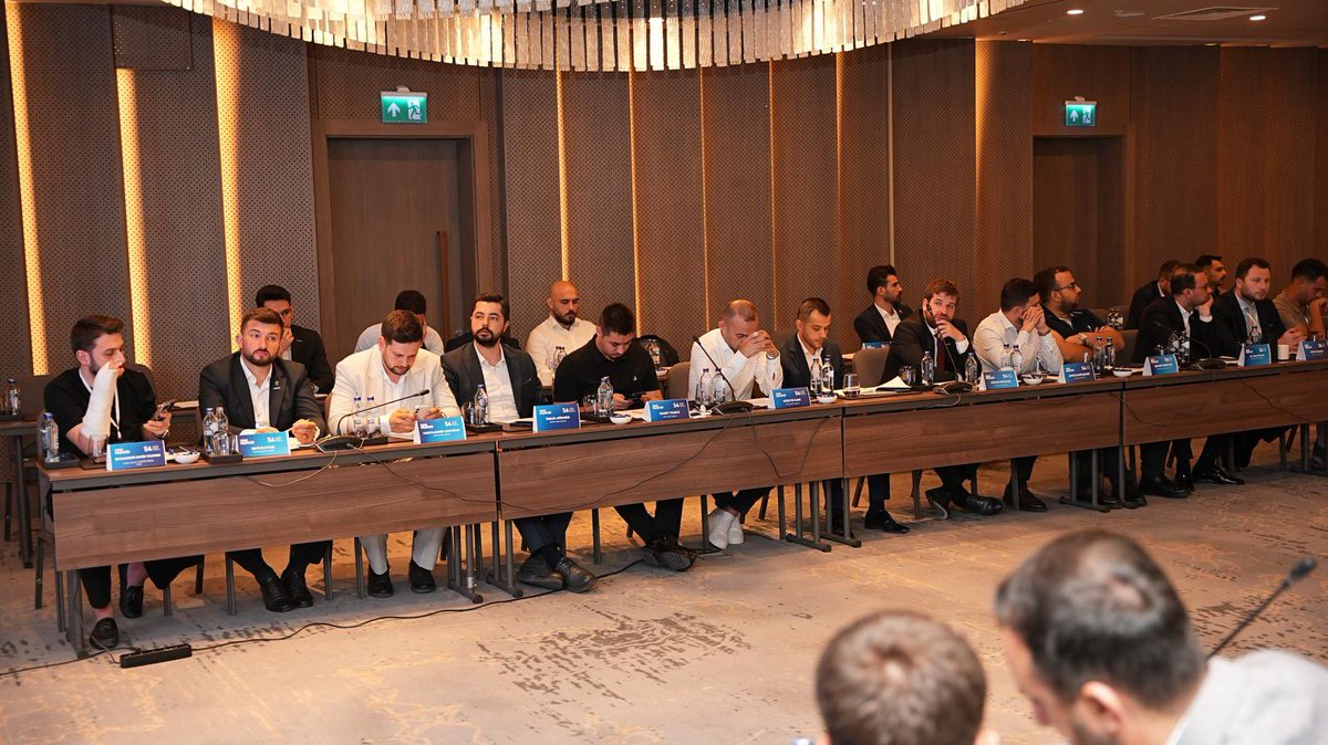 📍 54. Genel İdare Kurulu | Bursa | 2.Gün

54.GİK kapsamında Dünya Başkanlar Toplantısı ve Komisyon toplantıları gerçekleştirildi. Genel İdare Kurulu’nda teşkilatlanma, gelecek dönem hedefleri ve stratejik yol haritası üzerine değerlendirmelerde bulunuldu.

Genç MÜSİAD ailesi