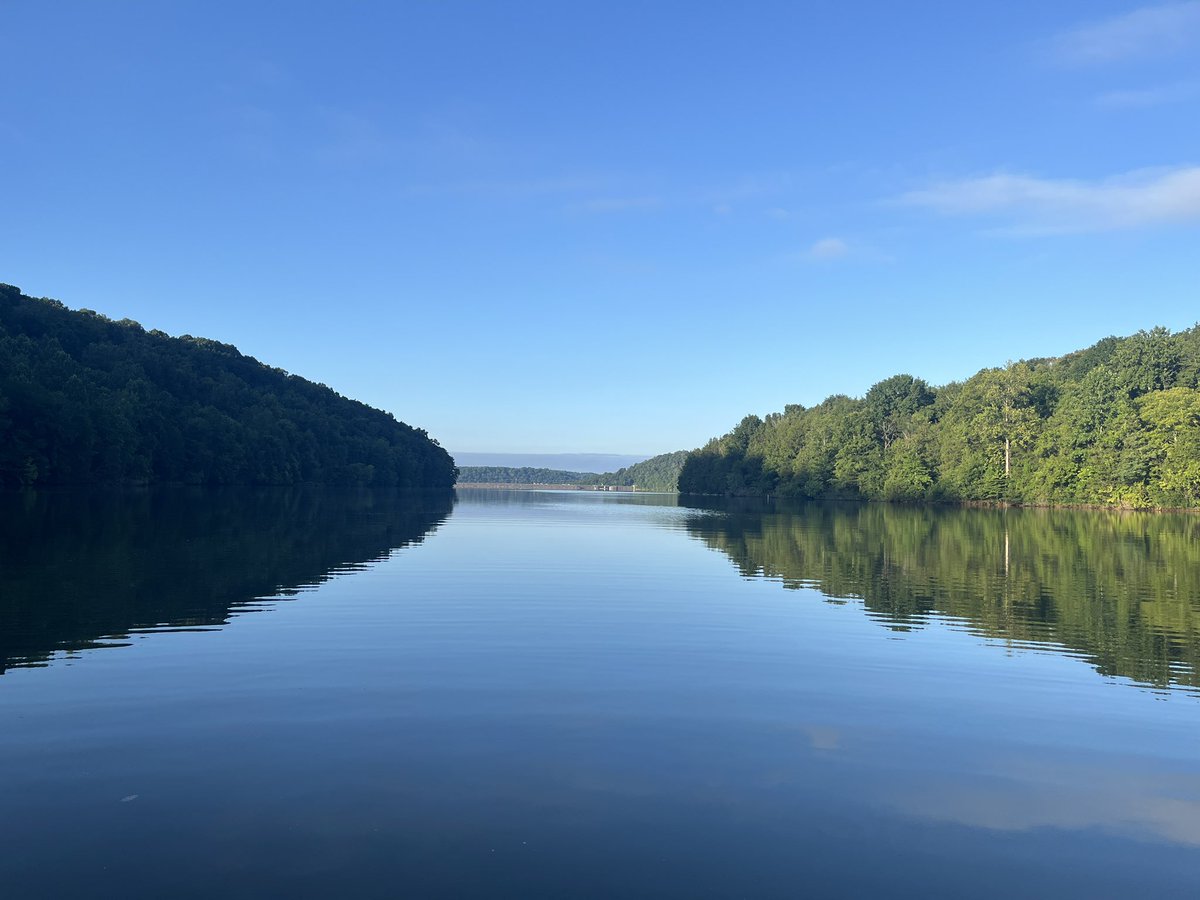 bignosekate77's tweet image. We took the fishing boat out at 6am this morning. Tennessee is beautiful!😊. Back home now, it’s getting hot!☀️