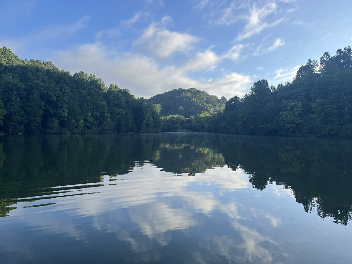 bignosekate77's tweet image. We took the fishing boat out at 6am this morning. Tennessee is beautiful!😊. Back home now, it’s getting hot!☀️