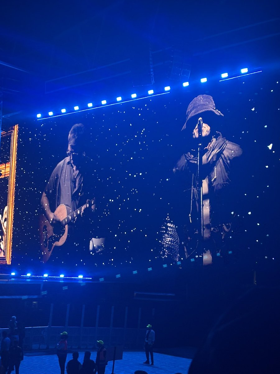 NeilPayne's tweet image. Not a lot to add to everything I have seen and read on here. The hype was justified and @richardashcroft was the perfect support. Sound, just like @oasis was amazing. #OasisLive25 #Wembley #OasisWembley #greatnight