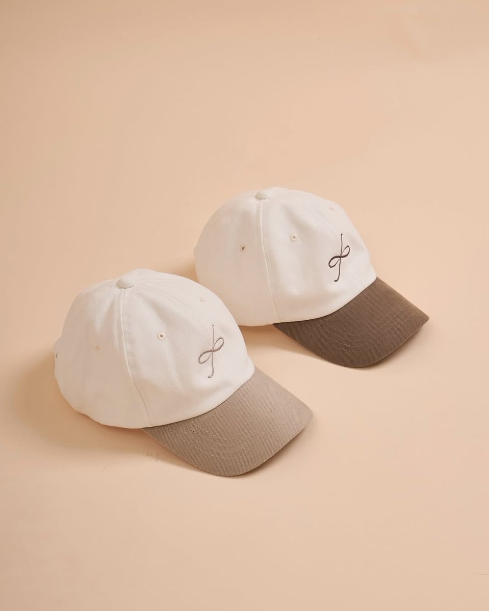 bee_nidarat_'s tweet image. Tomorrow 12PM
INFREENNITY♾️
#92Infreennity #NINETYTWO
#srchafreen #FreenSarocha
▫️ Infreennity Tee – 1490 THB
4 colors ( Black / Off White / Clay Taupe / Mocha )
▫️ Infreennity Tote bag – 1890 THB
2 colors ( Moonlight Grey / Cocoa Brown )
▫️ Infreennity Cap – 1390 THB
2…