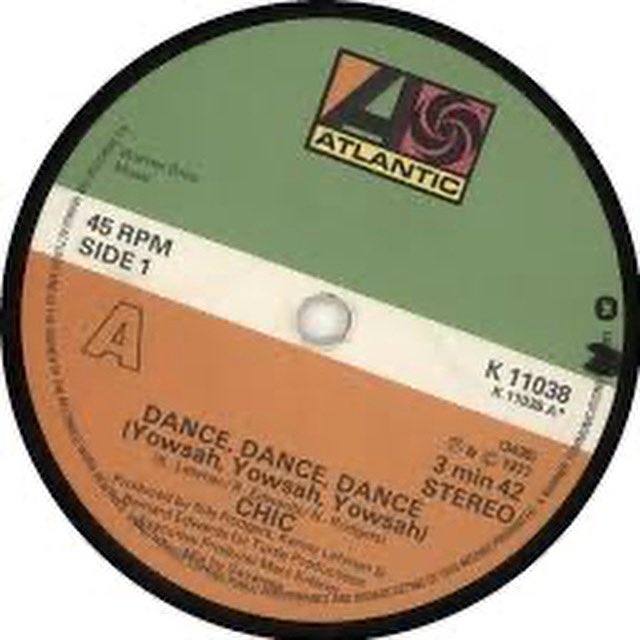 JCharlesLondon's tweet image. Join us for #vinyl to dance 💃 through #Saturday - listen anytime to the latest Vinyl Countdown show at media.blubrry.com/vinylcountdown… We’re also back on the radio 📻 on Oldies98 at 6.30pm, @pbhr at 8pm, @kl1radio at 10pm and 73 other stations. #vinylrecords #vinylcountdown #music