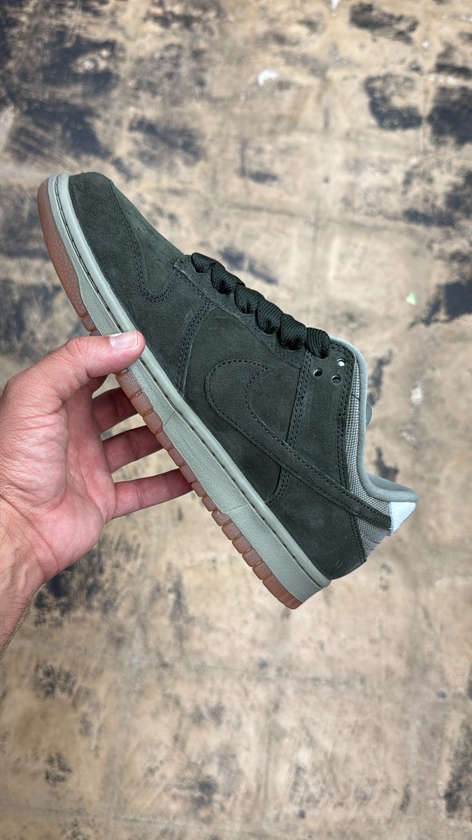 KineticSKATE's tweet image. Available now! Nike SB Dunk Low Pro B Sequoia kineticskateboarding.com/products/nike-…
