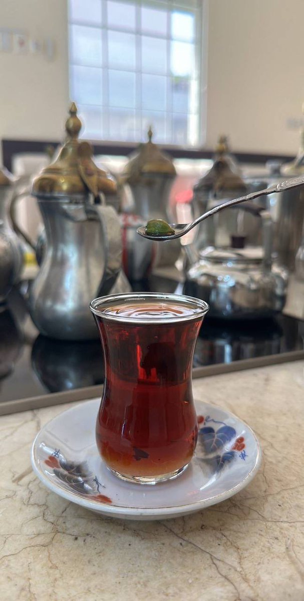 لو خسرت الأمس كمّل من جديد
العوض قدّام ، والماضي .. فدى .