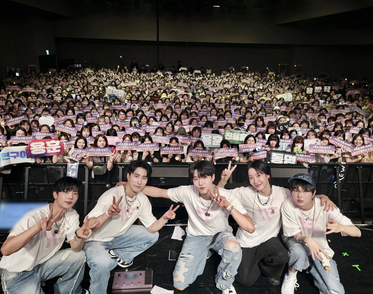 official_ONEWE's tweet photo. [#ONEWE]

🪐 2025 ONEWE WORLD TOUR 
'O! NEW E!volution Ⅳ' IN TAIPEI 🪐

위브들과 함께한 오늘은
모든 순간이 특별하게 느껴졌어요 ✨

무더운 날씨 속에서도
함께해준 위브들 덕분에 더없이
뜻깊은 시간이었어요 ☀️

보내주신 응원에 진심으로 감사드리며, 그 마음 오래 기억하겠습니다 💖 

#원위
#2025_ONEWE_WORLD_TOUR
#O_NEW_Evolution_IN_TAIPEI 
#ONEWE_4th_Live_Concert
#O_NEW_Evolution