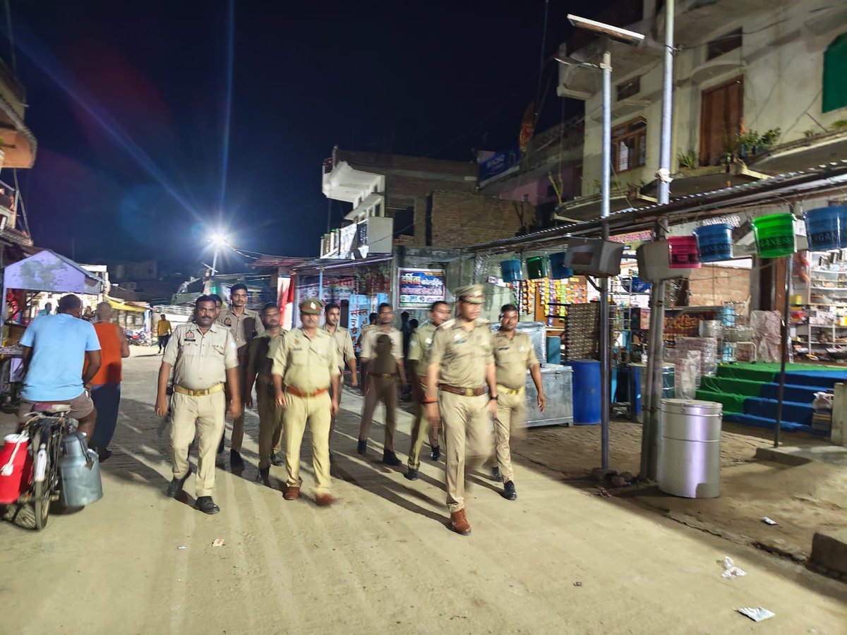 Ballia Police (@balliapolice) on Twitter photo #SPBallia рд╢реНрд░реА рдУрдорд╡реАрд░ рд╕рд┐рдВрд╣ рдХреЗ рдирд┐рд░реНрджреЗрд╢рди рдореЗрдВ рдЬрдирдкрдж рдореЗрдВ рдЖрдЧрд╛рдореА рддреНрдпреМрд╣рд╛рд░реЛрдВ рд╡ рд╢рд╛рдВрддрд┐ рдПрд╡рдВ рдХрд╛рдиреВрди рд╡реНрдпрд╡рд╕реНрдерд╛ рдмрдирд╛рдП рд░рдЦрдиреЗ рддрдерд╛ рдЖрдордЬрди рдореЗрдВ рд╕реБрд░рдХреНрд╖рд╛ рдХрд╛ рднрд╛рд╡ рдЬрд╛рдЧреГрдд рдХрд░рдиреЗ рдХреЗ рдЙрджреНрджреЗрд╢реНрдп рд╕реЗ #Ps_рд╣рд▓реНрджреА рдкреБрд▓рд┐рд╕ рджреНрд╡рд╛рд░рд╛ рдореБрдЦреНрдп рдорд╛рд░реНрдЧрд╛реЗрдВ рд╡ рдЕрдиреНрдп рднреАрдбрд╝ рд╡рд╛рд▓реЗ рд╕реНрдерд╛рдиреЛрдВ рдкрд░ рдкреИрджрд▓ рдЧрд╕реНрдд рдХреА рдЧрдИред
#Ballia #рдмрд▓рд┐рдпрд╛ #UPPolice #SPBallia рд╢реНрд░реА рдУрдорд╡реАрд░ рд╕рд┐рдВрд╣ рдХреЗ рдирд┐рд░реНрджреЗрд╢рди рдореЗрдВ рдЬрдирдкрдж рдореЗрдВ рдЖрдЧрд╛рдореА рддреНрдпреМрд╣рд╛рд░реЛрдВ рд╡ рд╢рд╛рдВрддрд┐ рдПрд╡рдВ рдХрд╛рдиреВрди рд╡реНрдпрд╡рд╕реНрдерд╛ рдмрдирд╛рдП рд░рдЦрдиреЗ рддрдерд╛ рдЖрдордЬрди рдореЗрдВ рд╕реБрд░рдХреНрд╖рд╛ рдХрд╛ рднрд╛рд╡ рдЬрд╛рдЧреГрдд рдХрд░рдиреЗ рдХреЗ рдЙрджреНрджреЗрд╢реНрдп рд╕реЗ #Ps_рд╣рд▓реНрджреА рдкреБрд▓рд┐рд╕ рджреНрд╡рд╛рд░рд╛ рдореБрдЦреНрдп рдорд╛рд░реНрдЧрд╛реЗрдВ рд╡ рдЕрдиреНрдп рднреАрдбрд╝ рд╡рд╛рд▓реЗ рд╕реНрдерд╛рдиреЛрдВ рдкрд░ рдкреИрджрд▓ рдЧрд╕реНрдд рдХреА рдЧрдИред
#Ballia #рдмрд▓рд┐рдпрд╛ #UPPolice