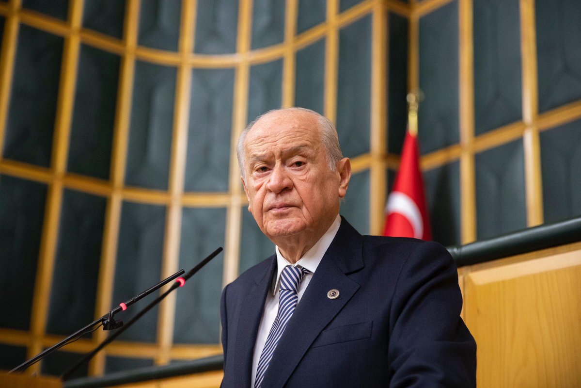 MediaMuhtari's tweet image. 🔴 Geliyor gelmekte olan!
MHP Lideri Devlet Bahçeli:
"Terörsüz Türkiye'nin menziline adım adım yaklaşılırken YPG/PYD'nin süreci ağırdan alması, gelişmeleri sakatlama arayışı kabul edilemez bir çirkefliktir"