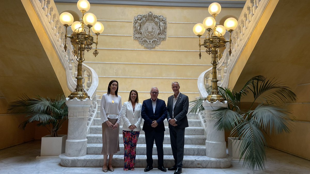 Colegio Notarial de Cataluña (@colnotaris) on Twitter photo El decano del Colegio,José Alberto Marín, y la vicedecana, Raquel Iglesias,han mantenido la primera reunión de trabajo con la nueva decana de <a href="/ICABarcelona/">ICAB · Advocacia Barcelona</a>,<a href="/crivallejo/">Cristina Vallejo</a> y el secretario <a href="/Carles_GR/">C. Garcia Roqueta ⚖️ 💚</a>
Continuamos avanzando, comprometidos con una justicia al servicio de la ciudadanía El decano del Colegio,José Alberto Marín, y la vicedecana, Raquel Iglesias,han mantenido la primera reunión de trabajo con la nueva decana de <a href="/ICABarcelona/">ICAB · Advocacia Barcelona</a>,<a href="/crivallejo/">Cristina Vallejo</a> y el secretario <a href="/Carles_GR/">C. Garcia Roqueta ⚖️ 💚</a>
Continuamos avanzando, comprometidos con una justicia al servicio de la ciudadanía