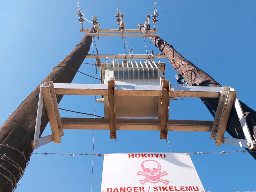 ZBCNewsonline's tweet image. SHURUGWI North is already enjoying the benefits of the government’s rural industrialisation drive following the electrification of three schools, Chief's homestead, a clinic and a business centre by the Rural Electrification Fund ( REF).
zbcnews.co.zw/electrificatio…