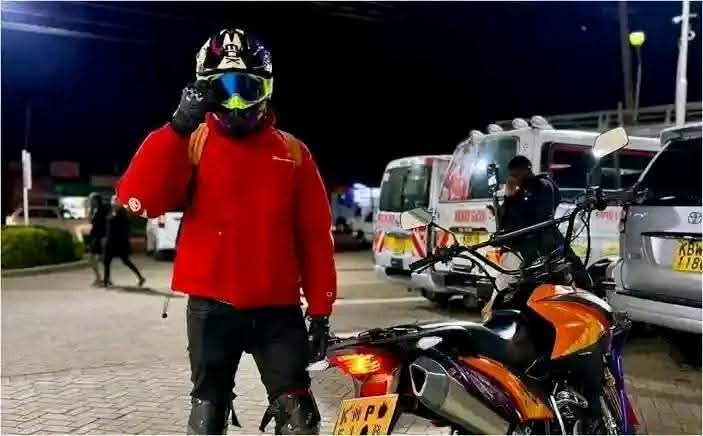 nyarr037's tweet image. Brayo biker ndio chef wa eastlando alitinga tingua mazigizagaaa kitchen recipes zikaisha 😂😂😂